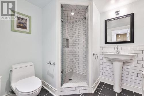 9 Hilo Road, Toronto, ON - Indoor Photo Showing Bathroom