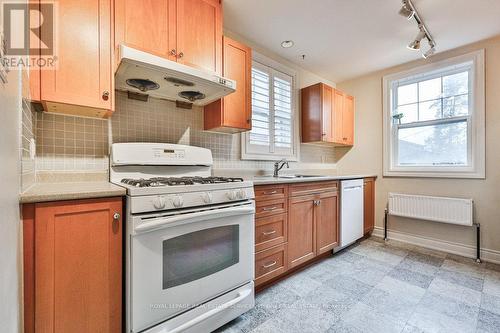 9 Hilo Road, Toronto, ON - Indoor Photo Showing Kitchen