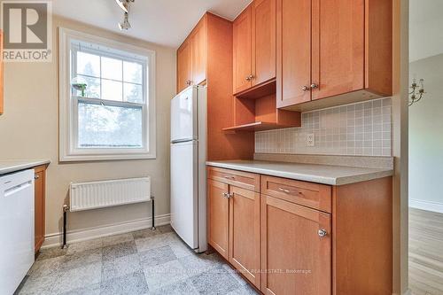 9 Hilo Road, Toronto, ON - Indoor Photo Showing Kitchen