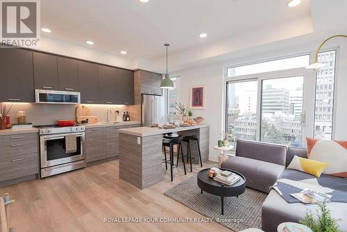 1206 - 484 Spadina Avenue, Toronto, ON - Indoor