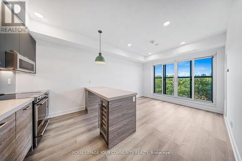 407 - 484 Spadina Avenue, Toronto, ON - Indoor Photo Showing Kitchen With Upgraded Kitchen