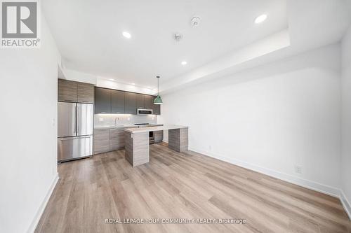 407 - 484 Spadina Avenue, Toronto, ON - Indoor Photo Showing Kitchen