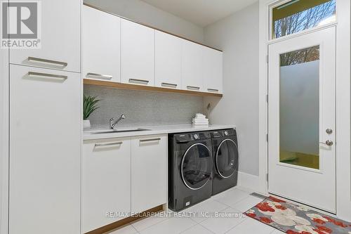 1414 Amber Crescent, Oakville, ON - Indoor Photo Showing Laundry Room