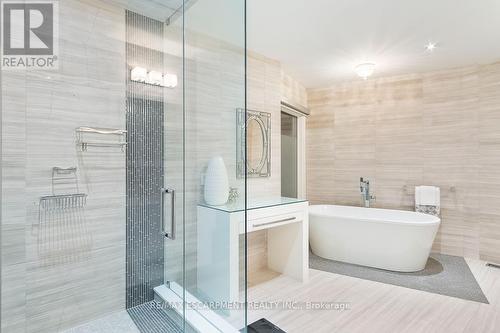 1414 Amber Crescent, Oakville, ON - Indoor Photo Showing Bathroom