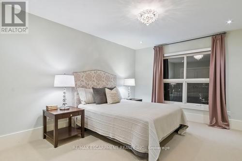 1414 Amber Crescent, Oakville, ON - Indoor Photo Showing Bedroom