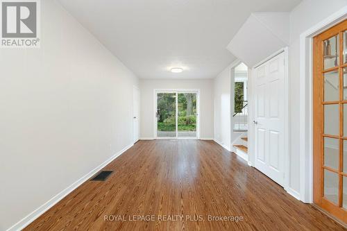 334 Oakwood Drive, Burlington, ON - Indoor Photo Showing Other Room