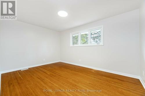 334 Oakwood Drive, Burlington, ON - Indoor Photo Showing Other Room