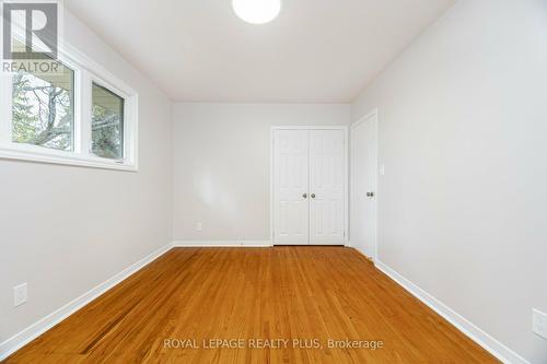 334 Oakwood Drive, Burlington, ON - Indoor Photo Showing Other Room