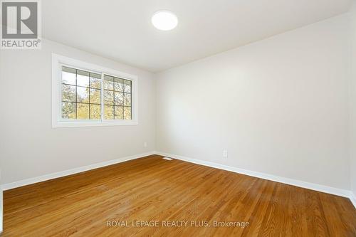 334 Oakwood Drive, Burlington, ON - Indoor Photo Showing Other Room