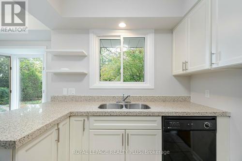 334 Oakwood Drive, Burlington, ON - Indoor Photo Showing Kitchen With Double Sink