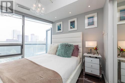 5110 - 14 York Street, Toronto, ON - Indoor Photo Showing Bedroom