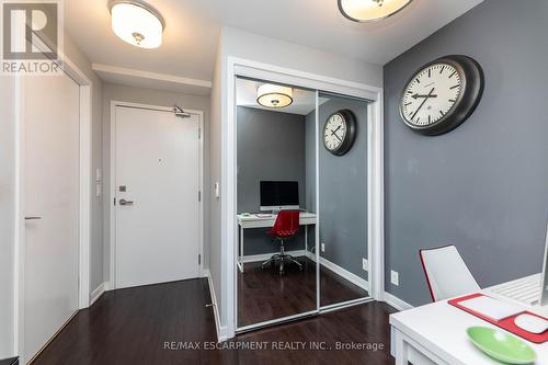 5110 - 14 York Street, Toronto, ON - Indoor