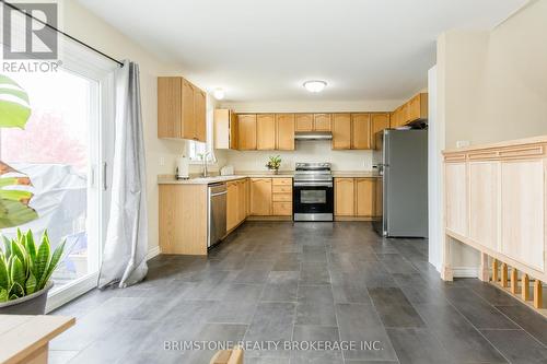 95 Sun King Crescent, Barrie, ON - Indoor Photo Showing Kitchen