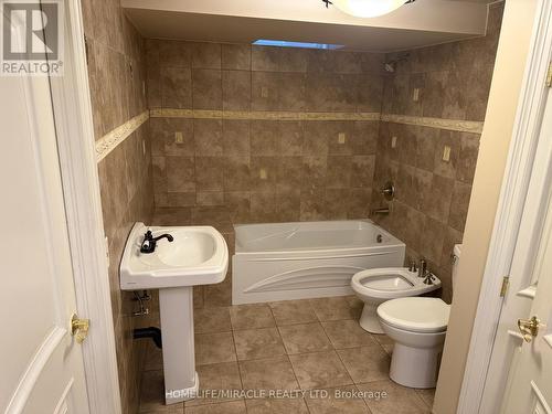 5889 River Grove (Bsmt) Avenue, Mississauga, ON - Indoor Photo Showing Bathroom