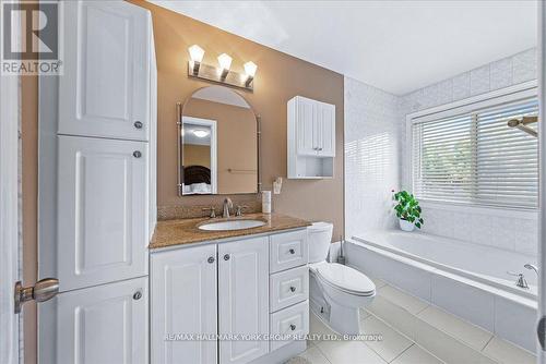 22 Widdifield Avenue, Newmarket, ON - Indoor Photo Showing Bathroom