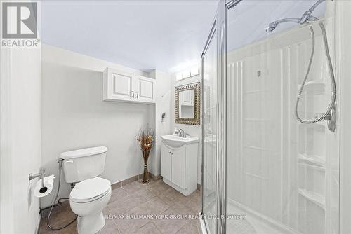 22 Widdifield Avenue, Newmarket, ON - Indoor Photo Showing Bathroom