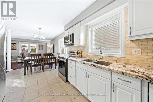 22 Widdifield Avenue, Newmarket, ON - Indoor Photo Showing Kitchen With Double Sink With Upgraded Kitchen