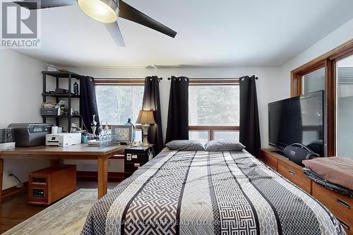 5545 Wesson Road, New Tecumseth, ON - Indoor Photo Showing Bedroom