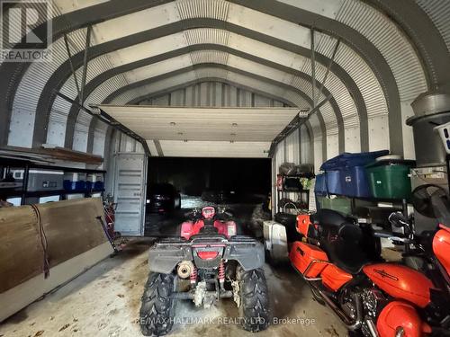 5545 Wesson Road, New Tecumseth, ON - Indoor Photo Showing Garage