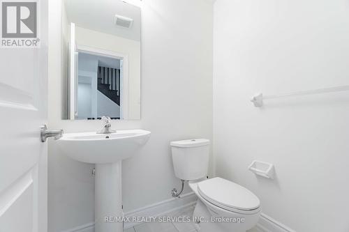 399 Tennant Circle, Vaughan, ON - Indoor Photo Showing Bathroom