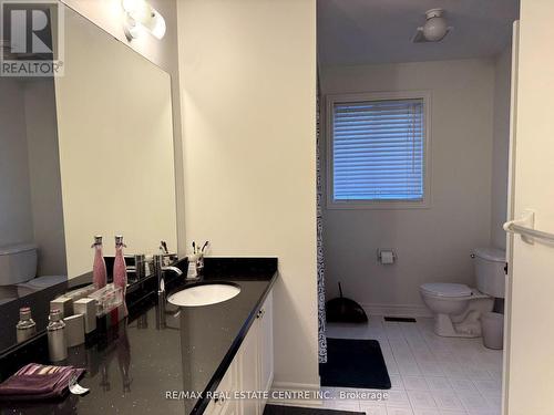 40 Giza Crescent, Brampton, ON - Indoor Photo Showing Bathroom