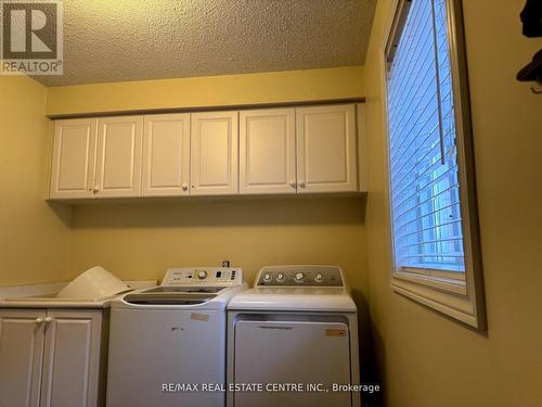 40 Giza Crescent, Brampton, ON - Indoor Photo Showing Laundry Room