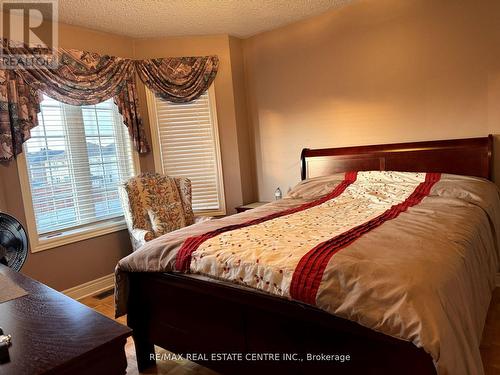 40 Giza Crescent, Brampton, ON - Indoor Photo Showing Bedroom