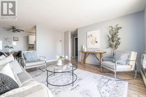 63 1 Columbia Drive, Saskatoon, SK - Indoor Photo Showing Living Room