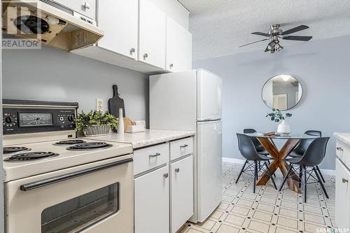 63 1 Columbia Drive, Saskatoon, SK - Indoor Photo Showing Kitchen