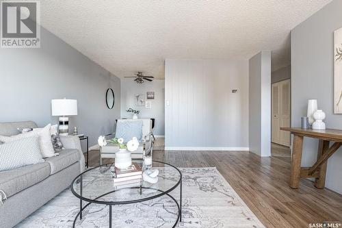 63 1 Columbia Drive, Saskatoon, SK - Indoor Photo Showing Living Room