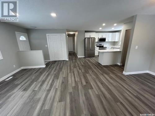 34 Bligh Bay, Regina, SK - Indoor Photo Showing Kitchen