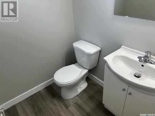 34 Bligh Bay, Regina, SK - Indoor Photo Showing Bathroom