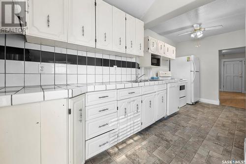 1234 Royal Street, Regina, SK - Indoor Photo Showing Kitchen