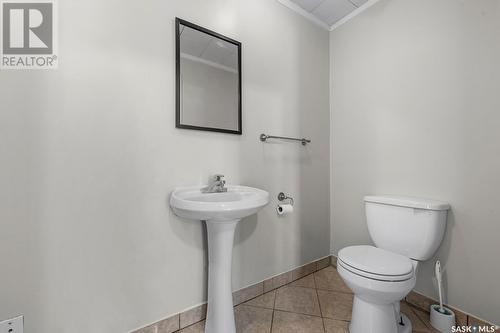 1234 Royal Street, Regina, SK - Indoor Photo Showing Bathroom