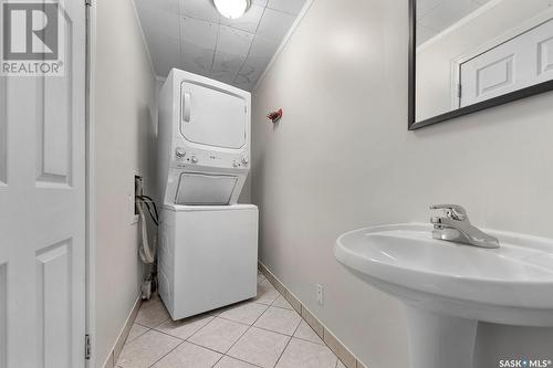 1234 Royal Street, Regina, SK - Indoor Photo Showing Laundry Room