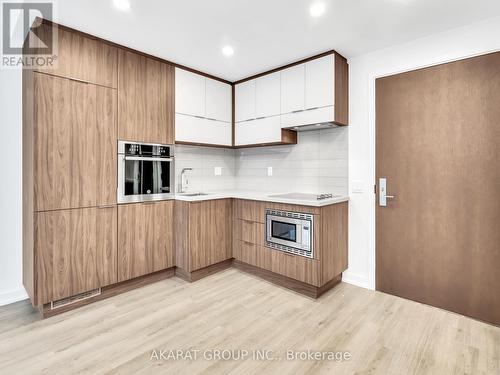 2706 - 39 Roehampton Avenue, Toronto, ON - Indoor Photo Showing Kitchen