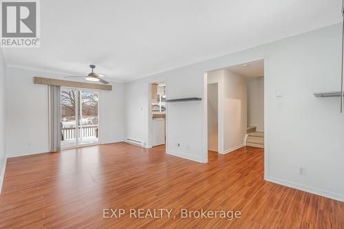 11 - 68 King Street, Ottawa, ON - Indoor Photo Showing Living Room