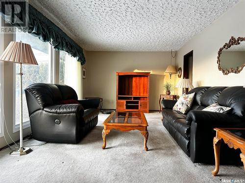 1501 92Nd Street, North Battleford, SK - Indoor Photo Showing Living Room