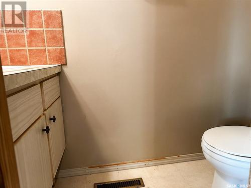 1501 92Nd Street, North Battleford, SK - Indoor Photo Showing Bathroom