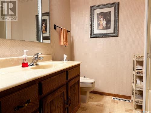 1501 92Nd Street, North Battleford, SK - Indoor Photo Showing Bathroom