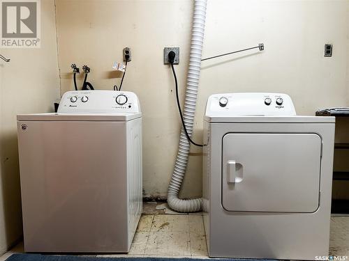 1501 92Nd Street, North Battleford, SK - Indoor Photo Showing Laundry Room