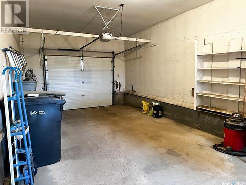 1501 92Nd Street, North Battleford, SK - Indoor Photo Showing Garage