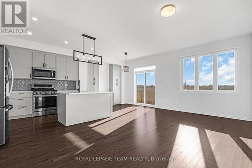 108 Main Halyard Lane, Ottawa, ON - Indoor Photo Showing Kitchen