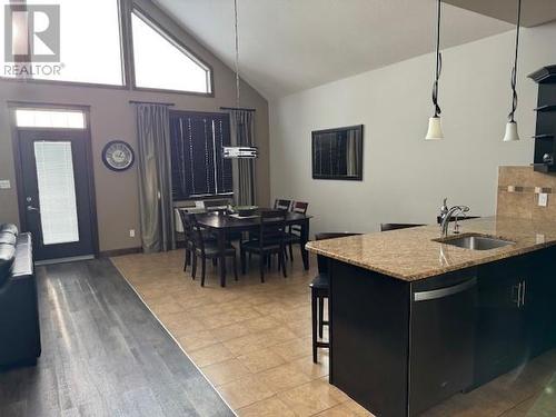 800 Bighorn Boulevard Unit# 831 -A/B, Radium Hot Springs, BC - Indoor