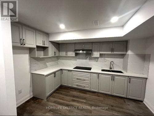 71 Chelliah Court, Toronto, ON - Indoor Photo Showing Kitchen With Double Sink