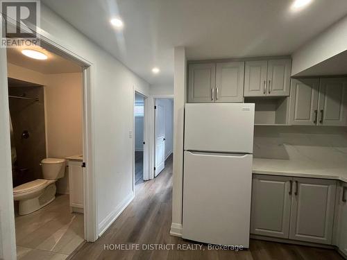 71 Chelliah Court, Toronto, ON - Indoor Photo Showing Kitchen