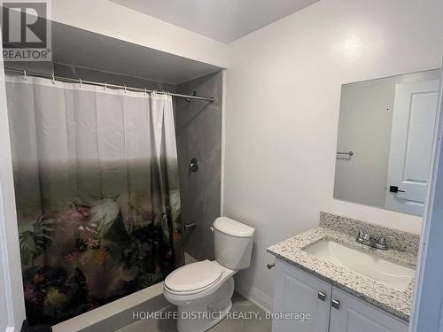 71 Chelliah Court, Toronto, ON - Indoor Photo Showing Bathroom