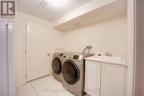 4 Kempsford Crescent, Brampton, ON - Indoor Photo Showing Laundry Room