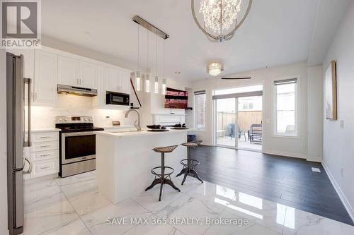 4 Kempsford Crescent, Brampton, ON - Indoor Photo Showing Kitchen