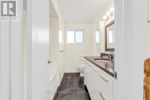 22 Goldcrest Boulevard, Toronto, ON - Indoor Photo Showing Bathroom